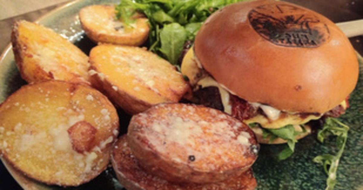 A medvéből készült hamburger magas ára Romániában