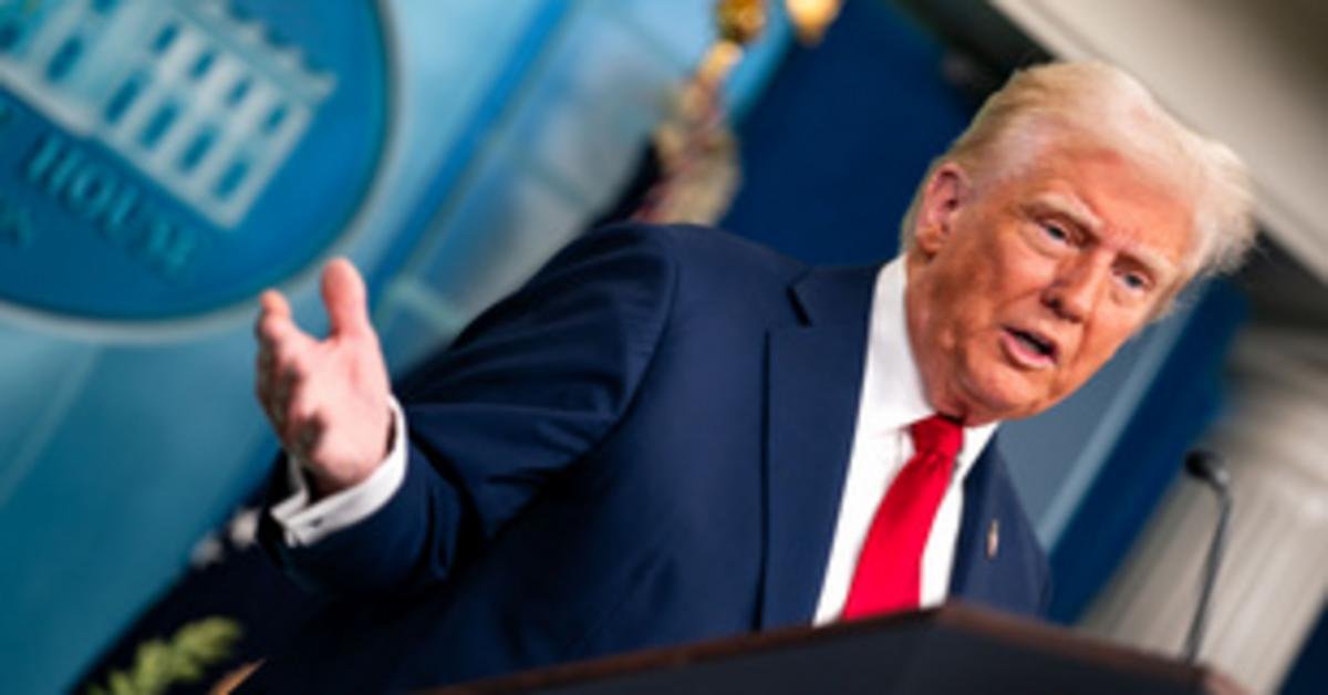 Trump tisztogatásokat hajt végre az FBI és igazságügy területén