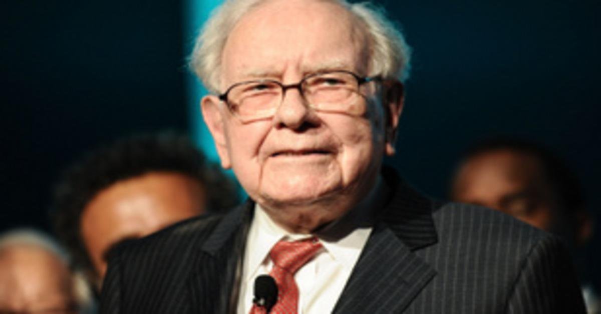 Warren Buffett növeli a készpénztartalékait a részvények eladásával