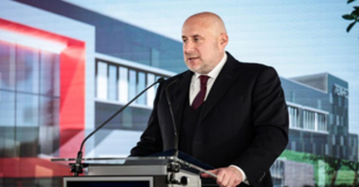 Űrtechnológiai áttörés: új tervek Jászai Gellért részvételével