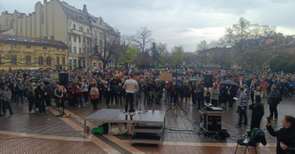 Hadházy Ákos is felszólalt a szegedi tüntetésen