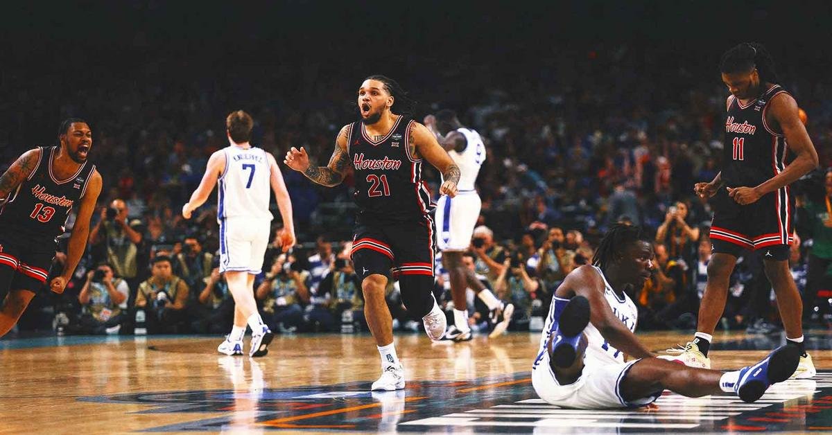 Houston bravúros fordítással sokkolja a Duke-ot és döntős