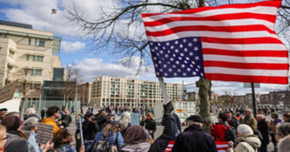 Donald Trump és Elon Musk közös tüntetése az Egyesült Államokban