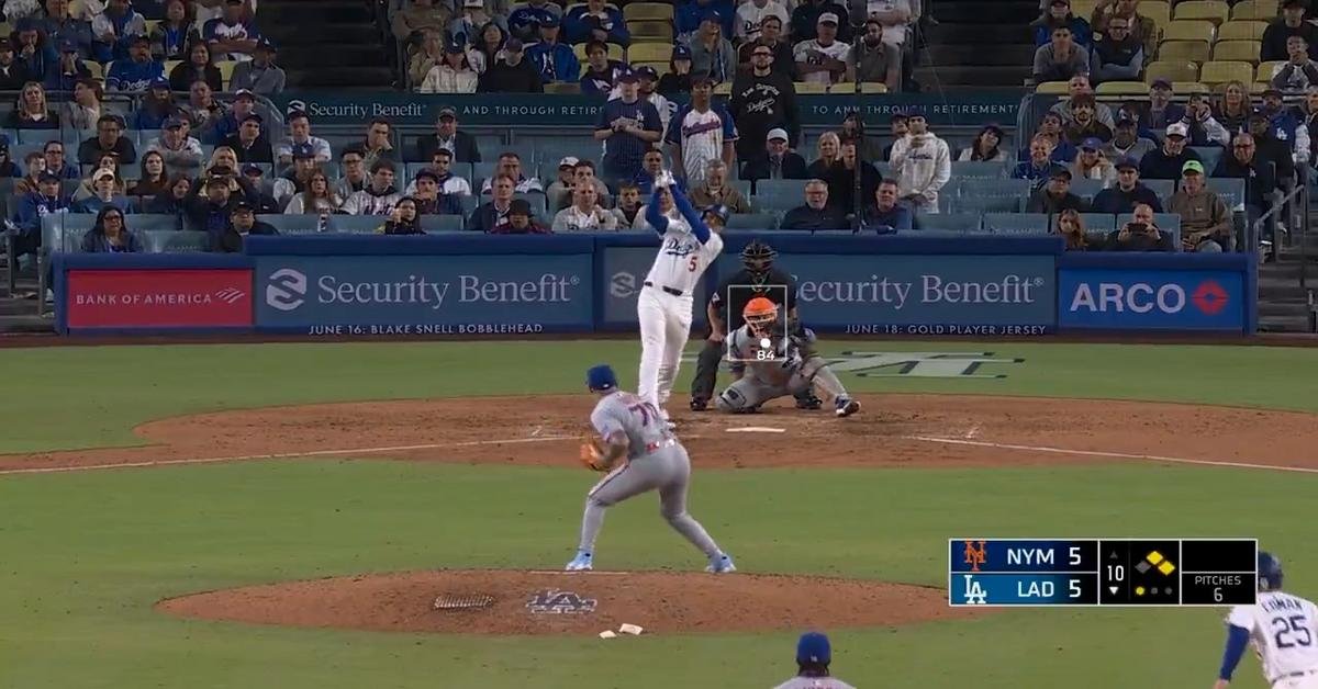 Futballrajongók százezrei gyűlnek össze világszerte a meccsnézésre