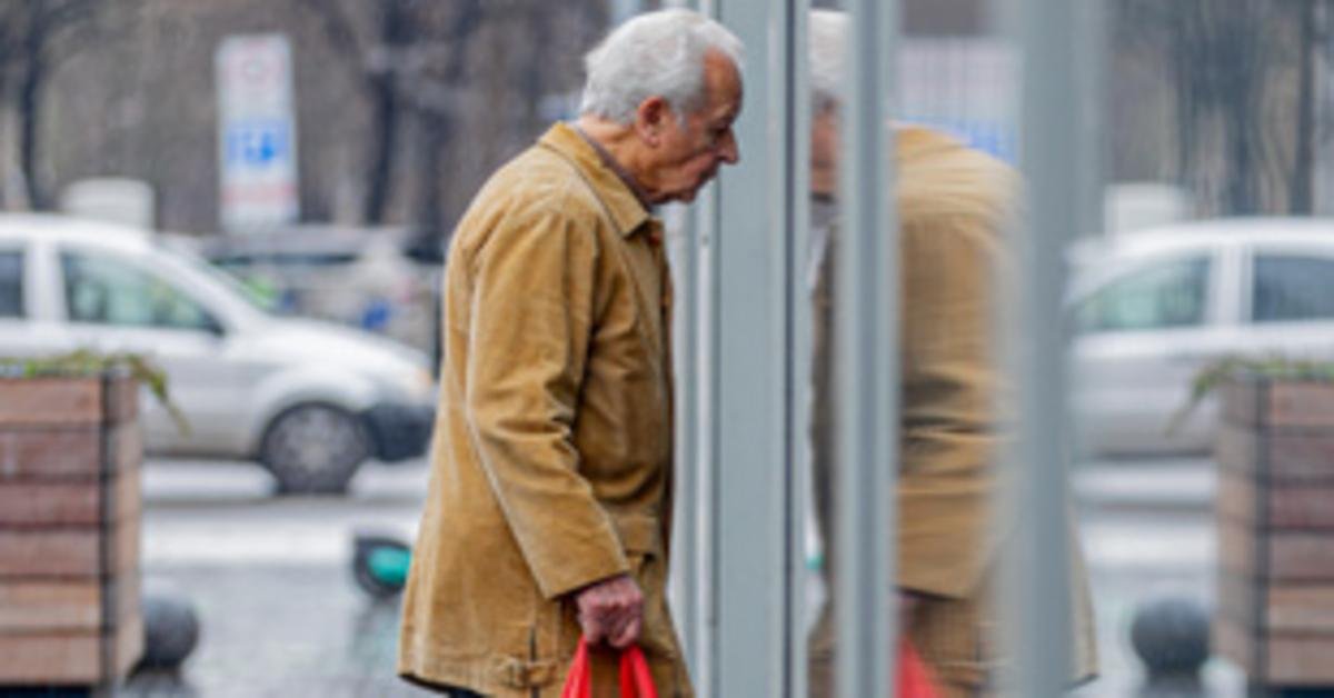 Nyugdíjas utalvánnyal segíti a kormány az időseket