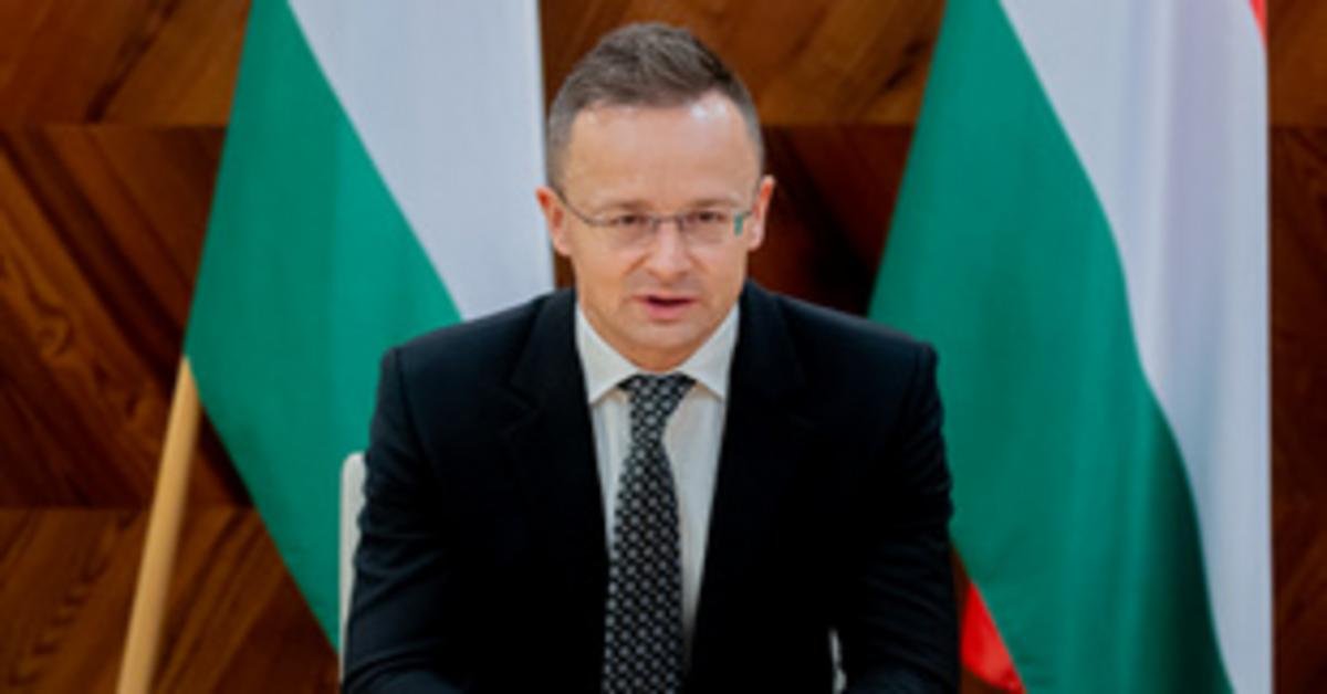 Szijjártó Péter megszüntetné a nukleáris szankciókat