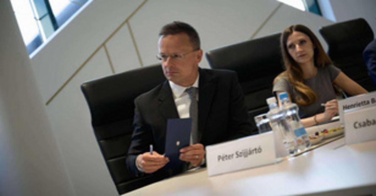 Szijjártó Péter bejelentése a szerb kőolajvezetékről és energiaügyekről