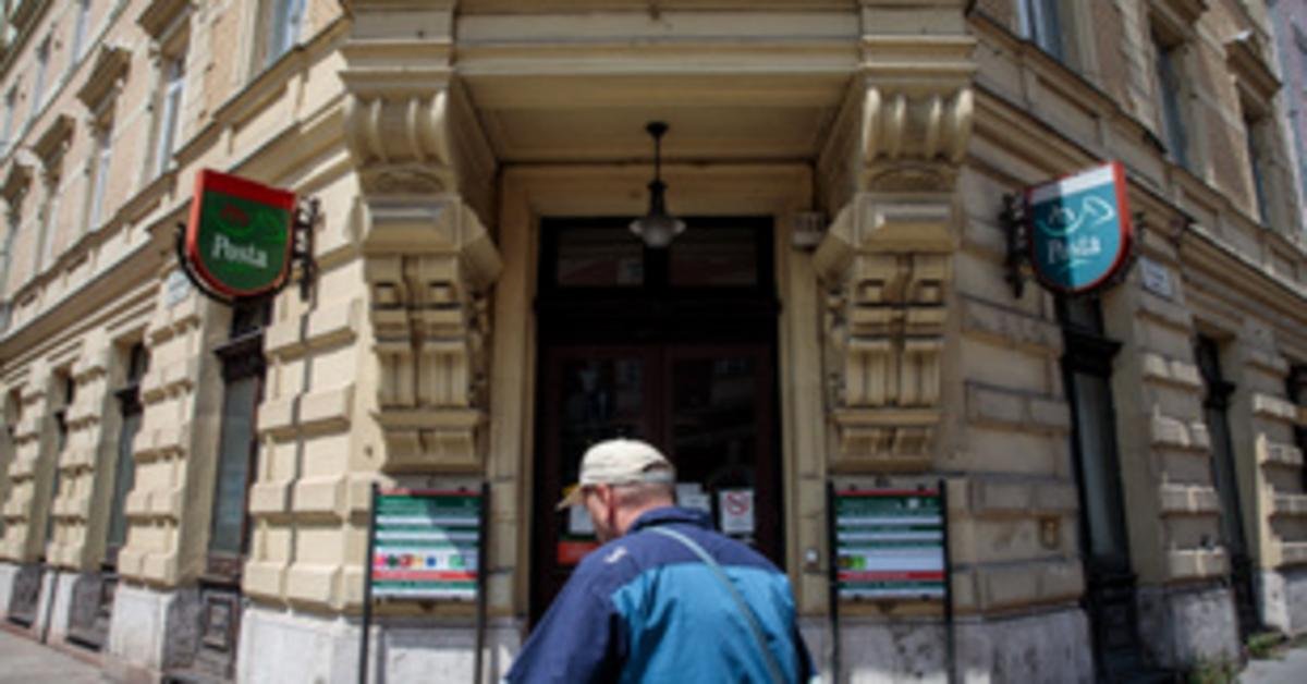 Élelmiszer-utalvány kézbesítése nyugdíjasoknak a postán keresztül