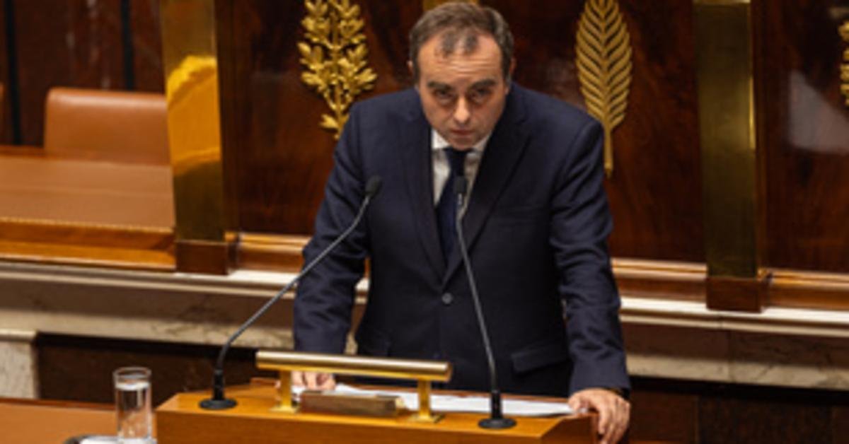 Bizalmatlansági indítvány miatt krízis Franciaországban