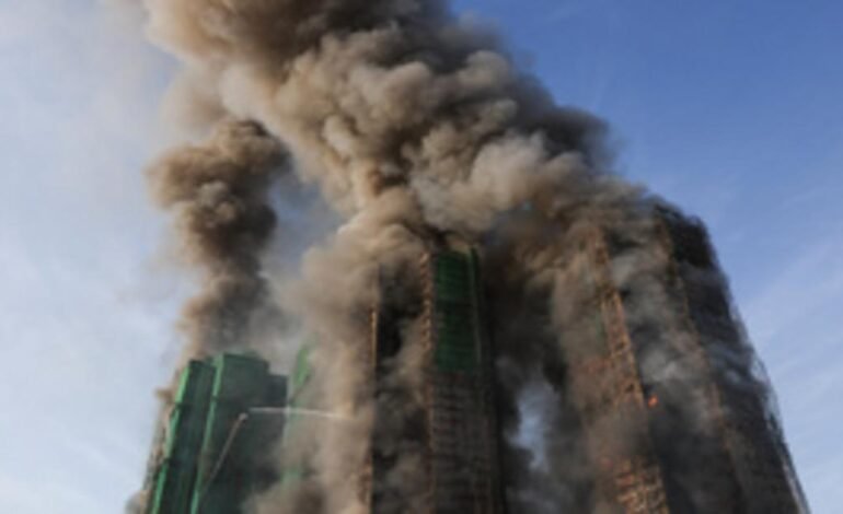 Halálos tűzeset egy hongkongi toronyházban