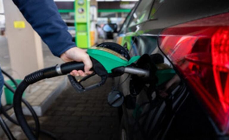 Csökken az üzemanyagárak: kevesebbet fizetünk a benzinkutaknál